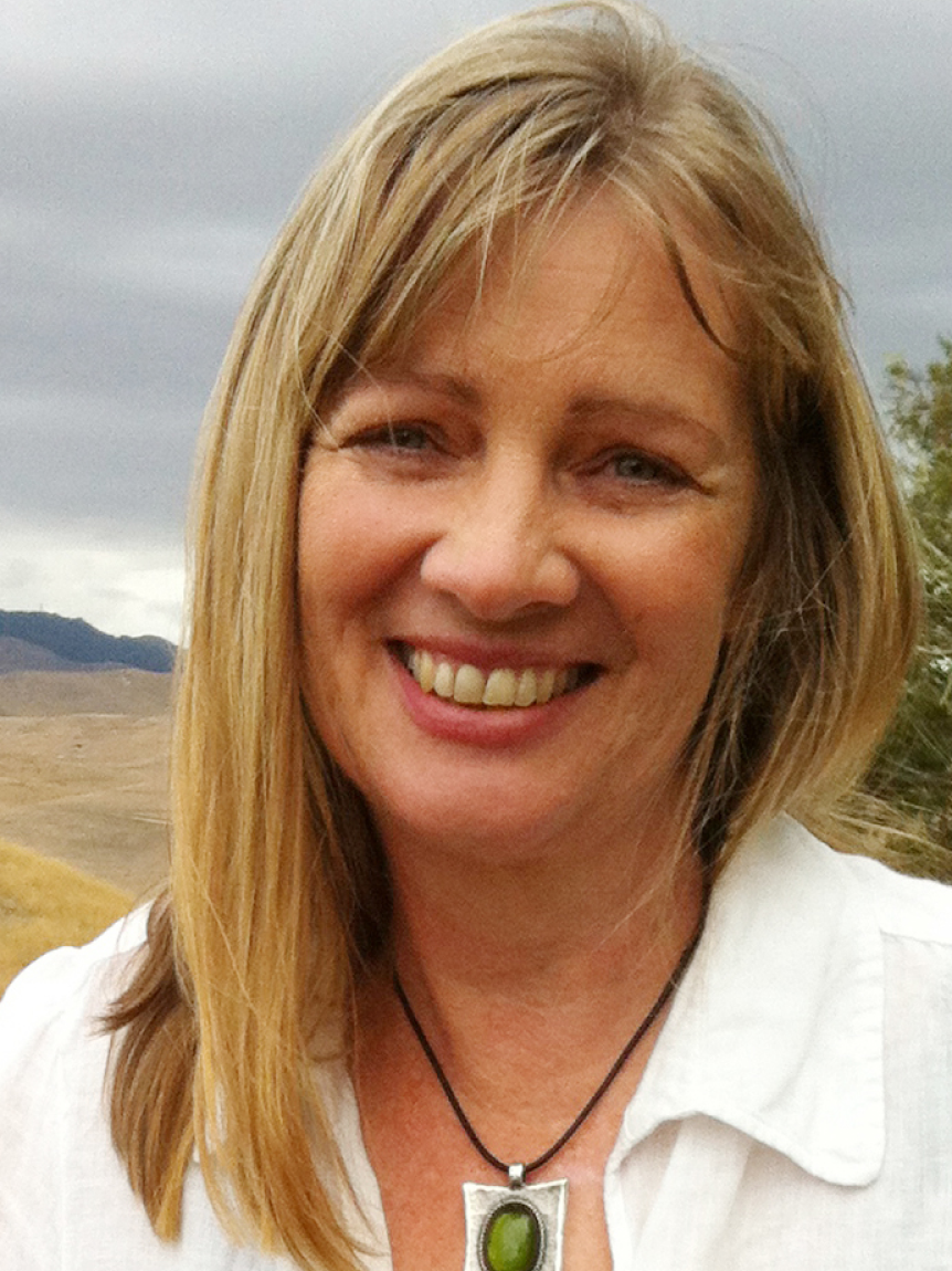 Talking with Anna Mackenzie, author of Evie’s War